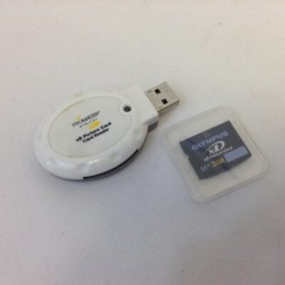 2GB XD PICTURE Camera MEMORY CARD For OLYMPUS + Card Reader